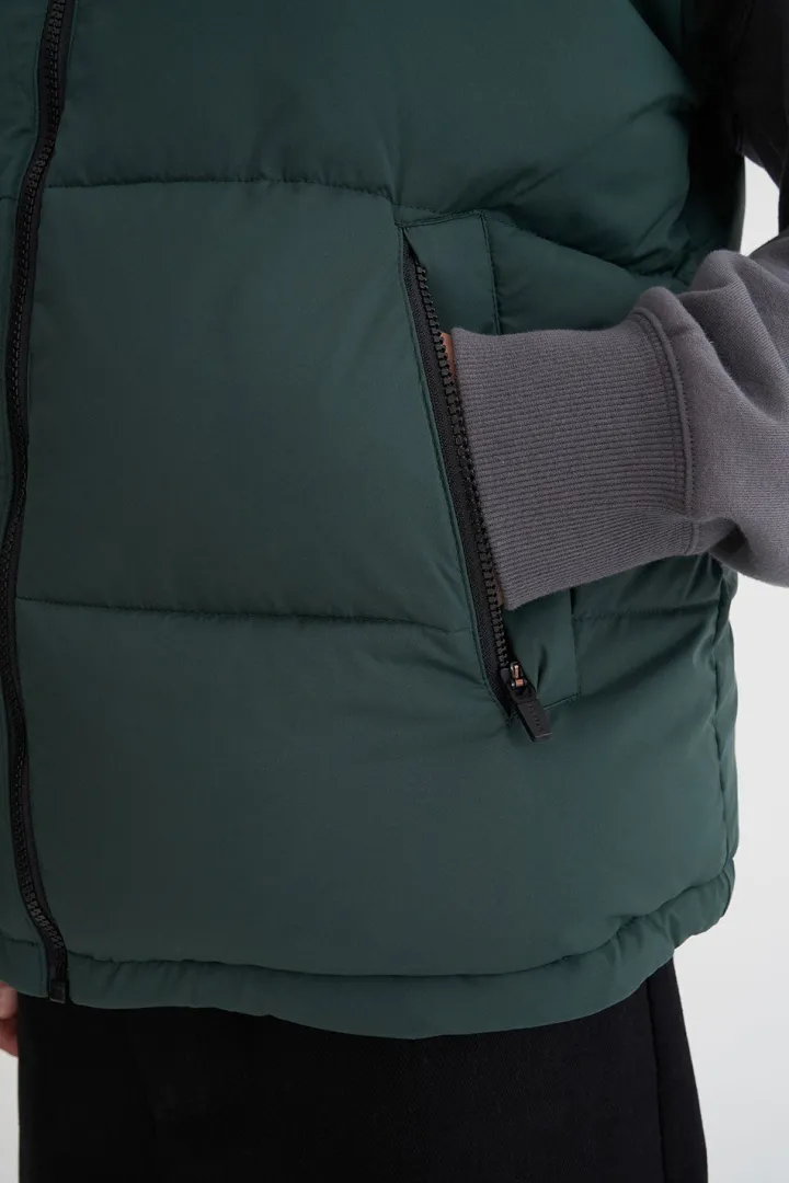 MENS BOX PUFFER VEST FOREST
